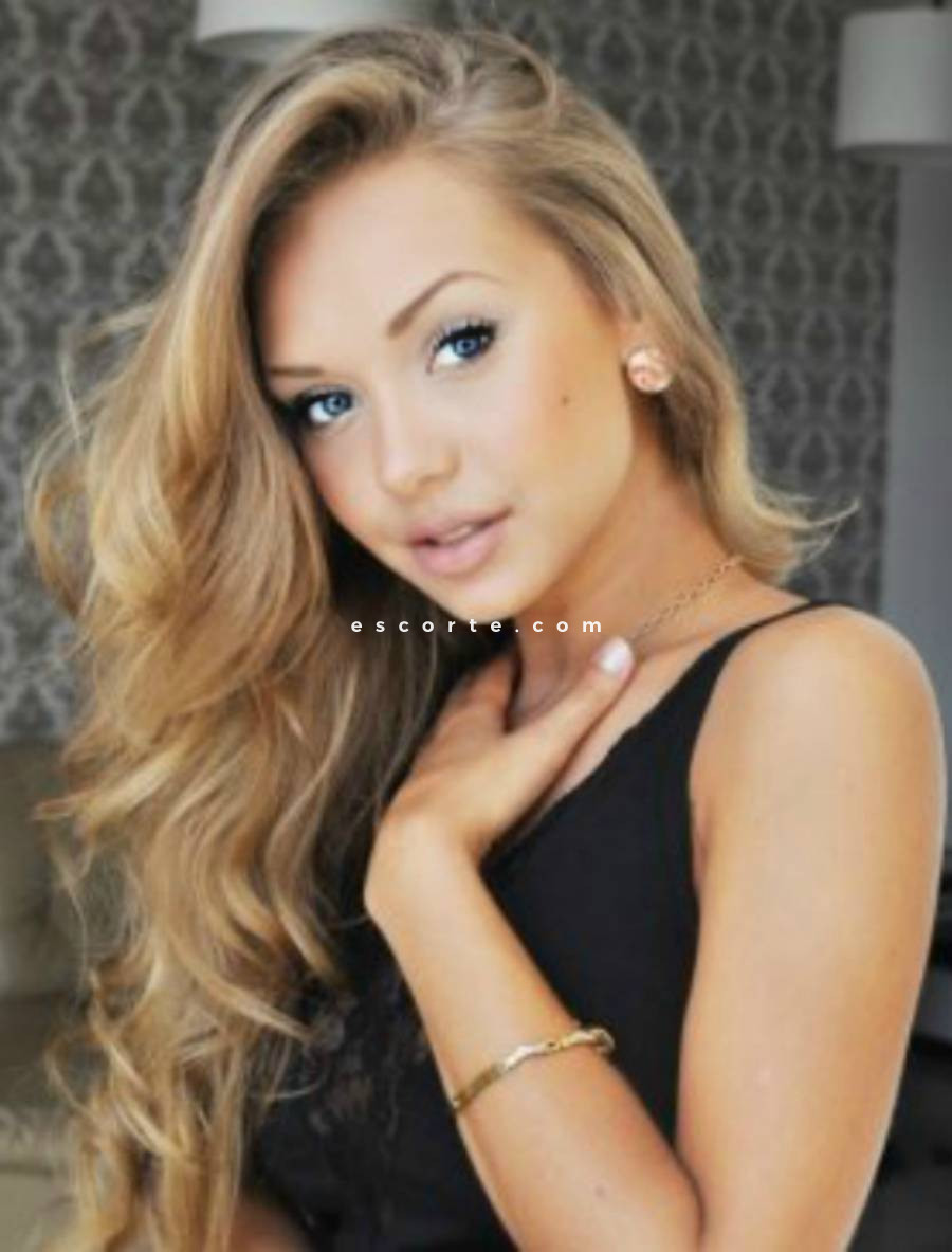 femme sexe gratuite escort Paris NAIRA
